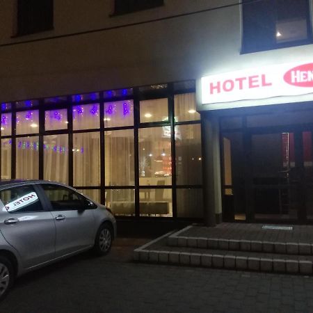 Hotel Hensch Лодз Екстериор снимка