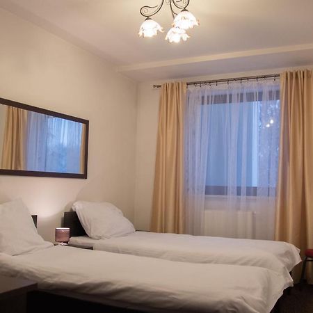 Hotel Hensch Лодз Екстериор снимка