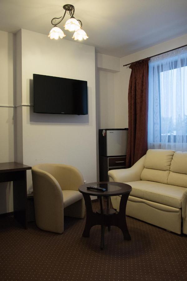 Hotel Hensch Лодз Екстериор снимка